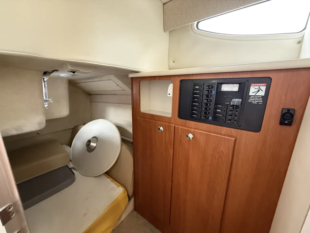 2004 Bayliner 285 Cruiser image 8