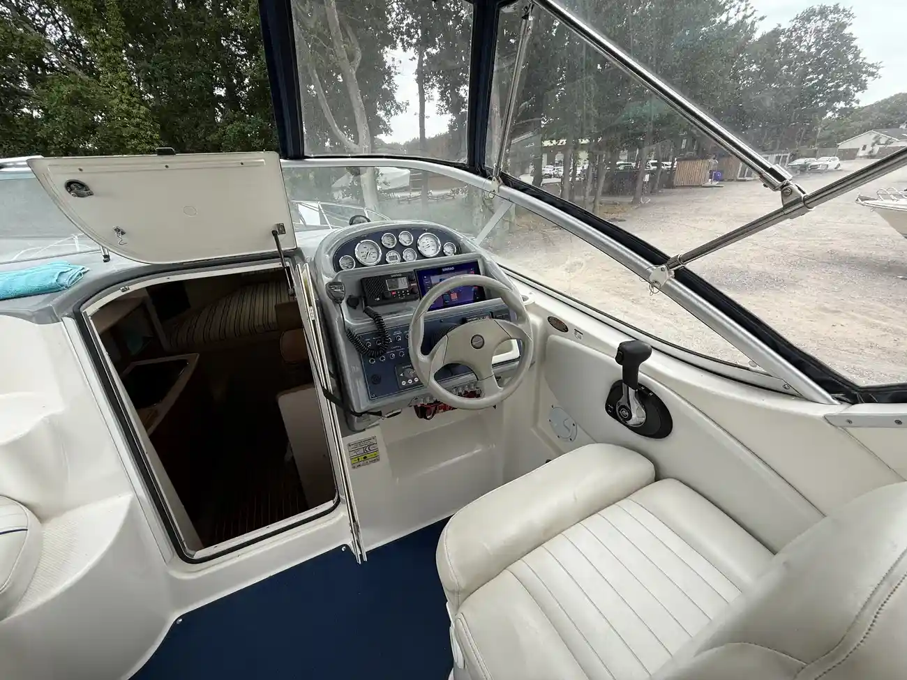 2004 Bayliner 285 Cruiser image 15
