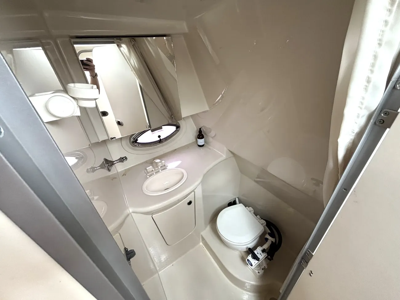 2012 Bayliner 335 image 7