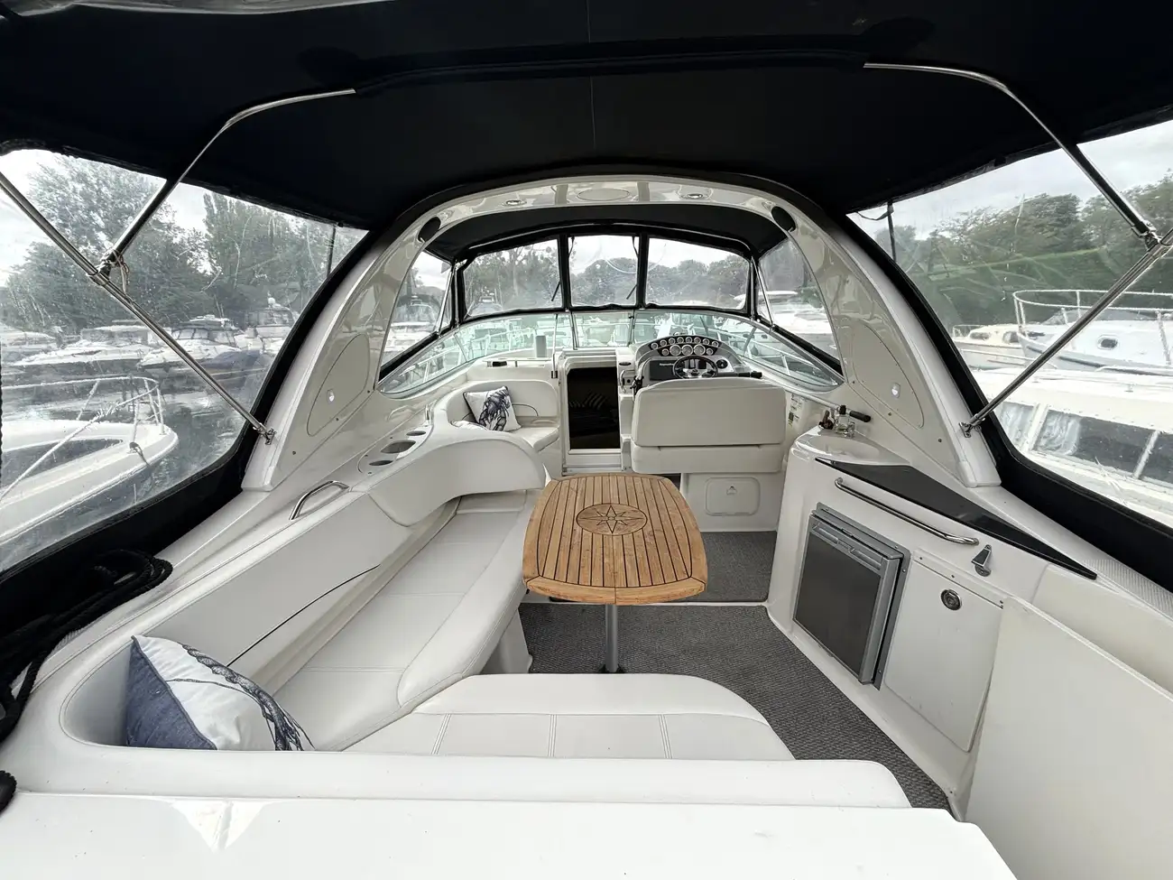 2012 Bayliner 335 image 12
