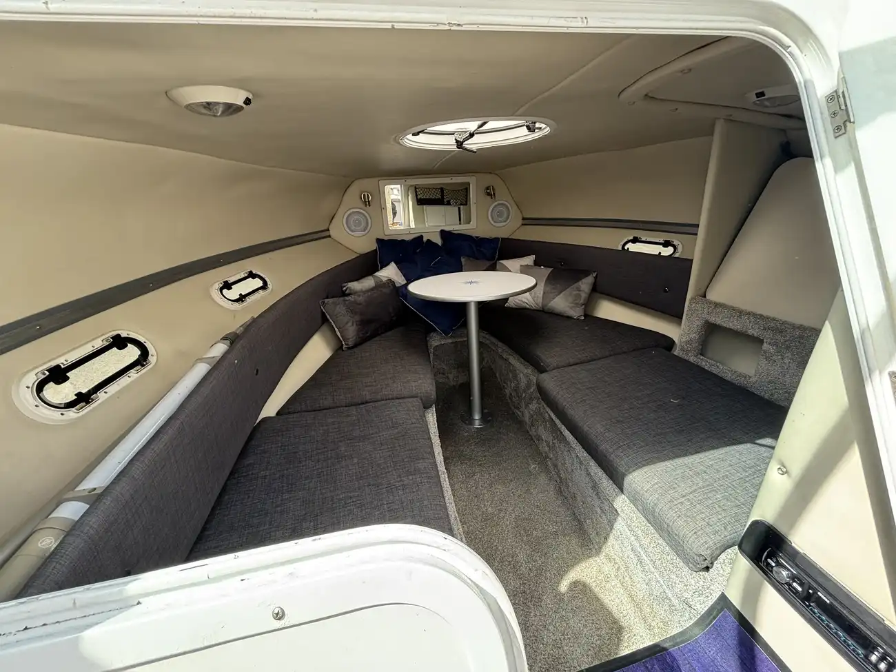 2006 Four Winns 255 Sundowner image 4