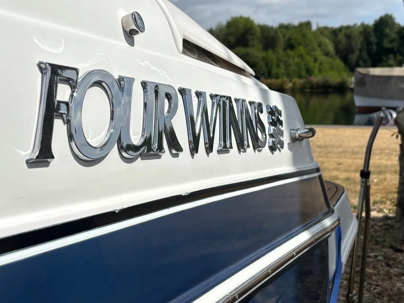 2006 Four Winns 255 Sundowner image 9