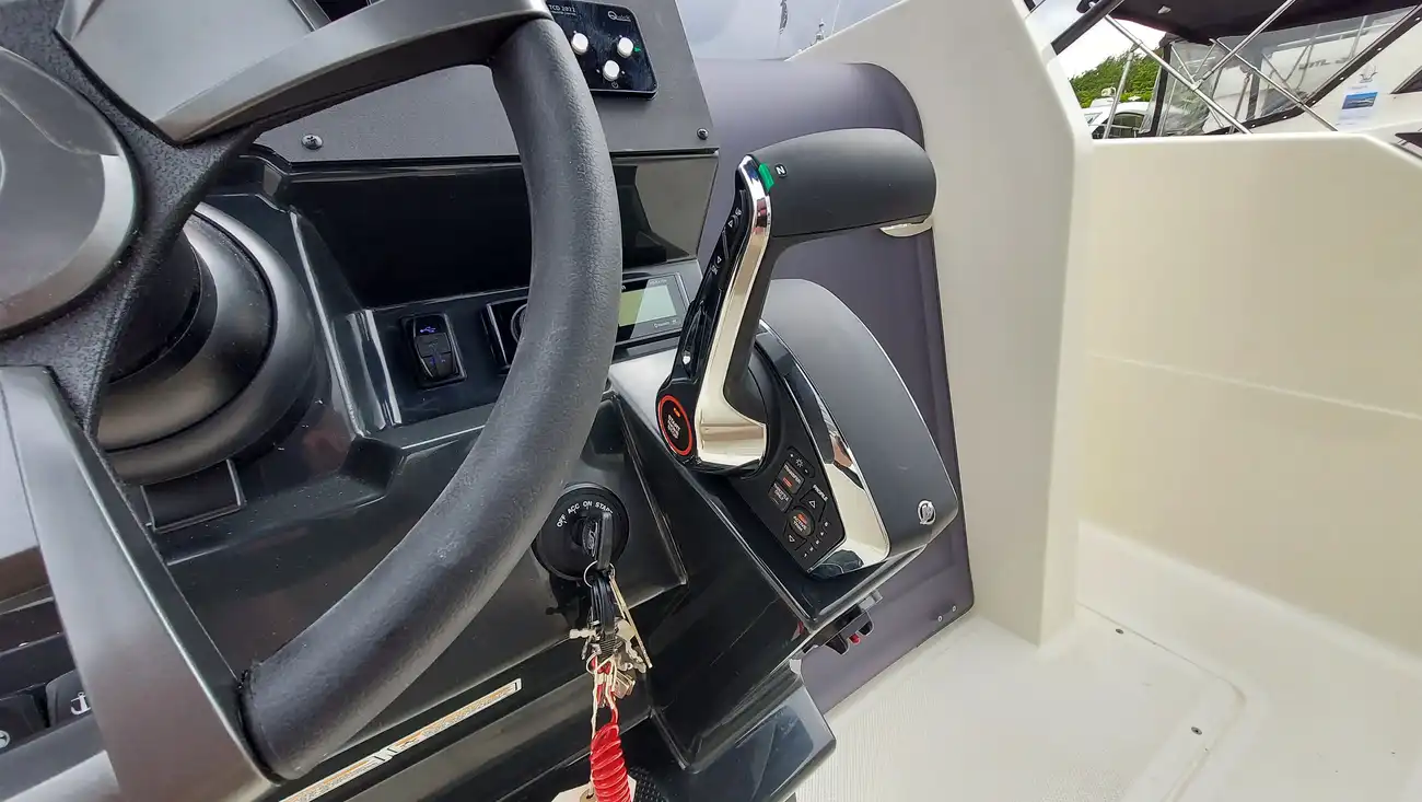 2023 Quicksilver Activ 805 Open image 24