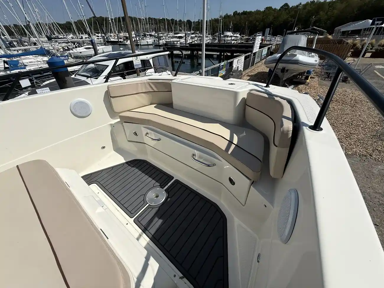 2023 Quicksilver Activ 805 Open image 2