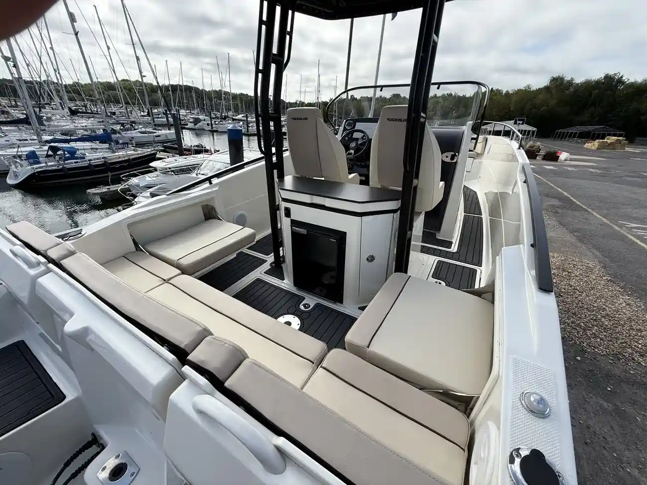 2023 Quicksilver Activ 805 Open image 13