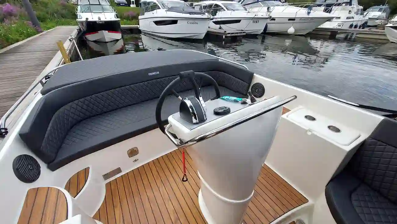 2023 Primeur 715 Tender image 9