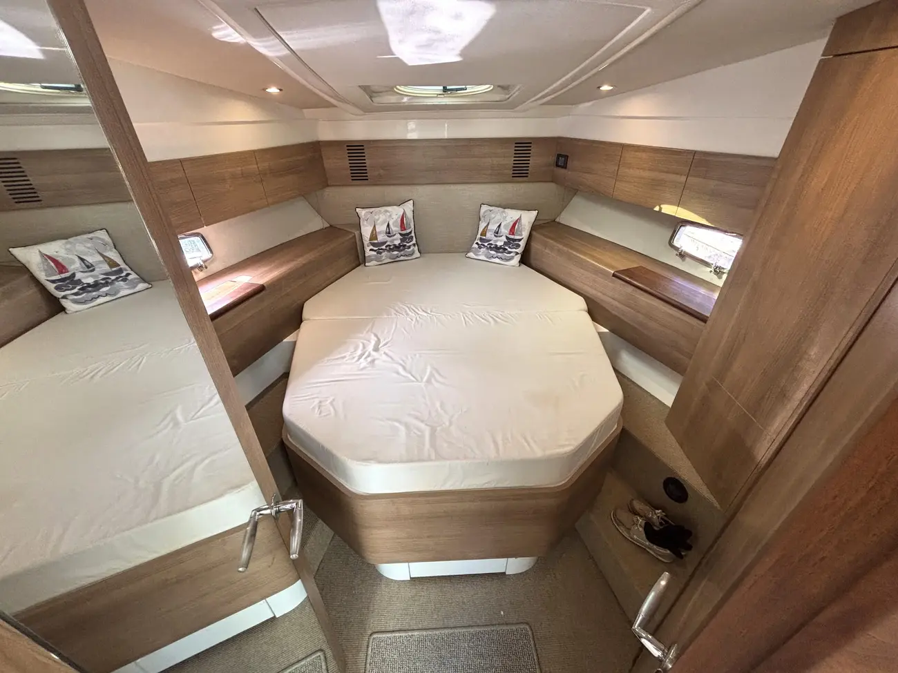 2008 Sealine SC38 image 2