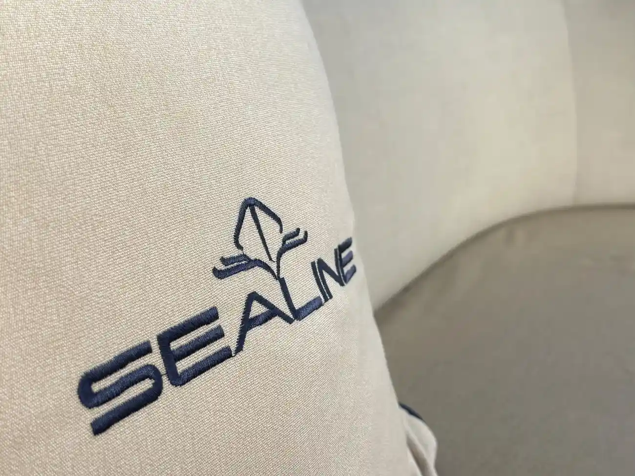 2008 Sealine SC38 image 9