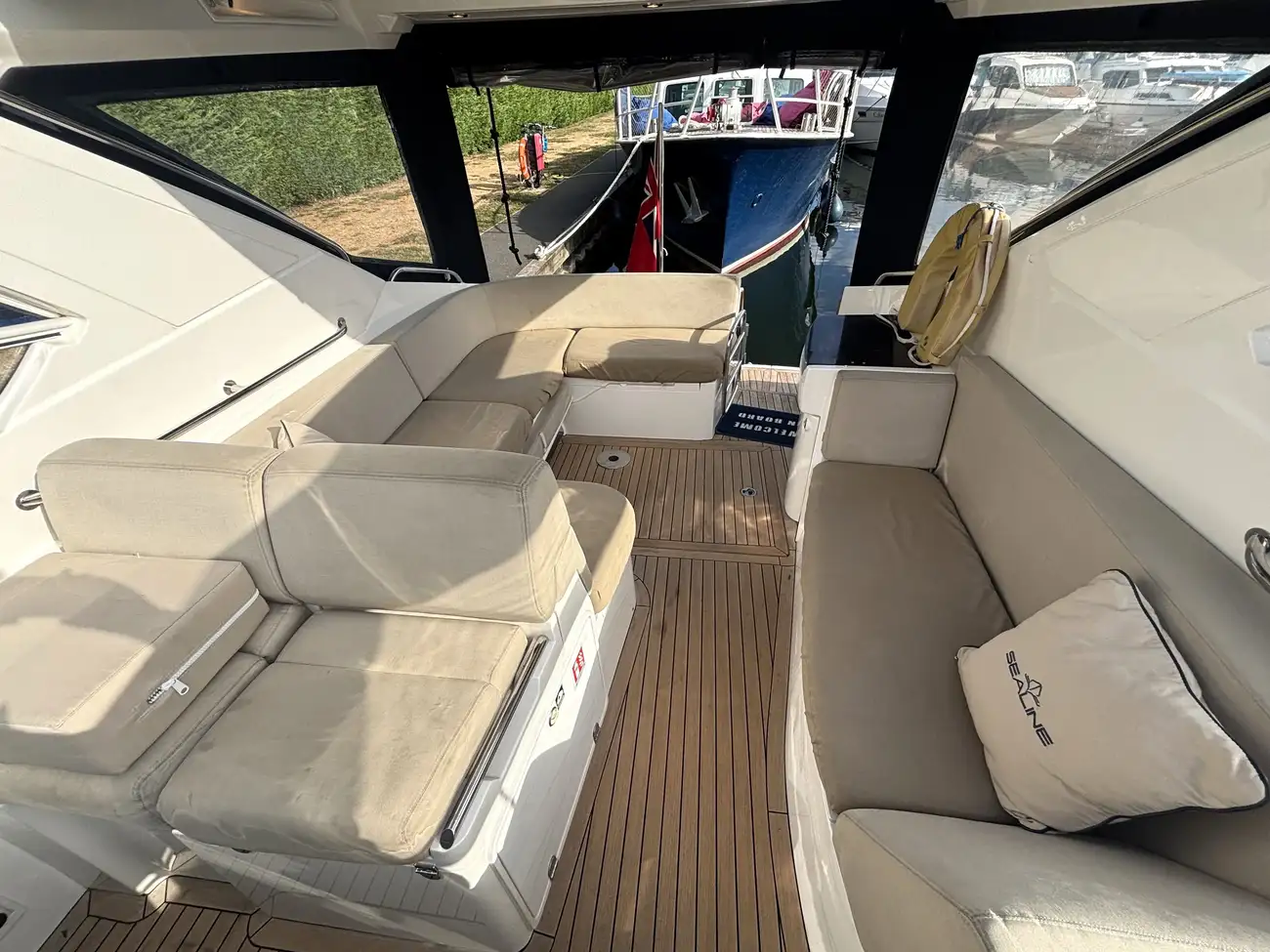 2008 Sealine SC38 image 17