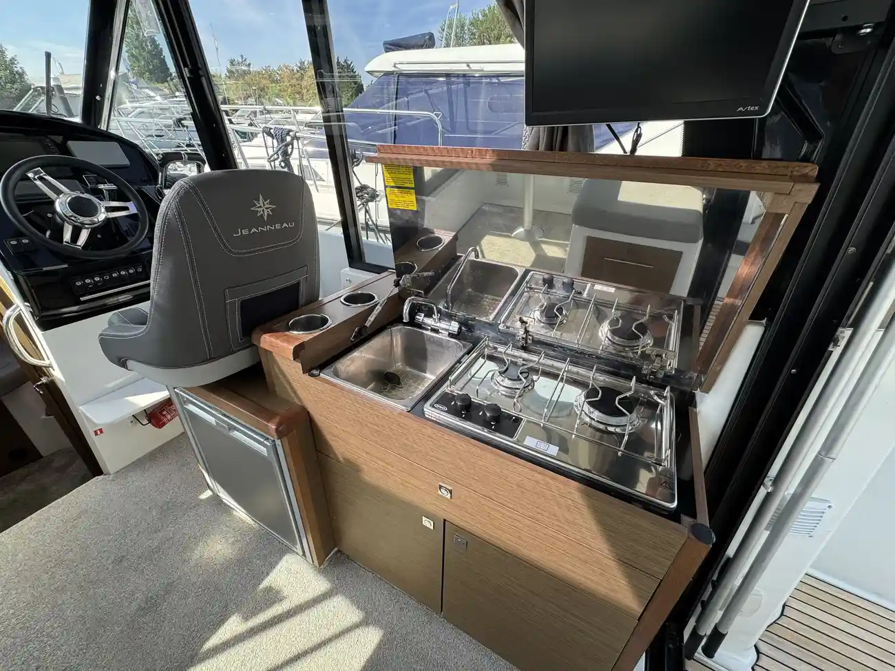 2018 Jeanneau Merry Fisher 895 Legend image 22