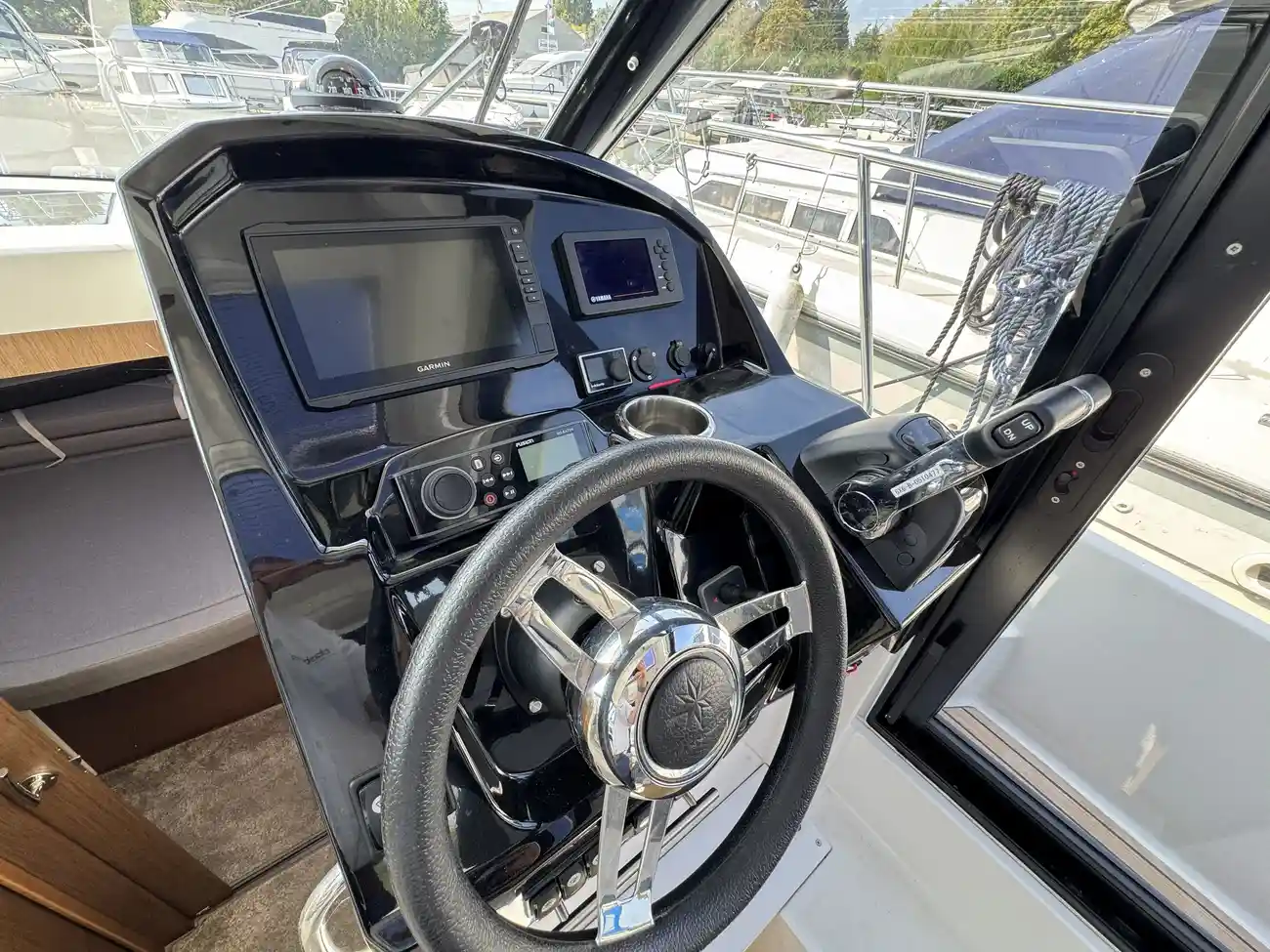 2018 Jeanneau Merry Fisher 895 Legend image 2