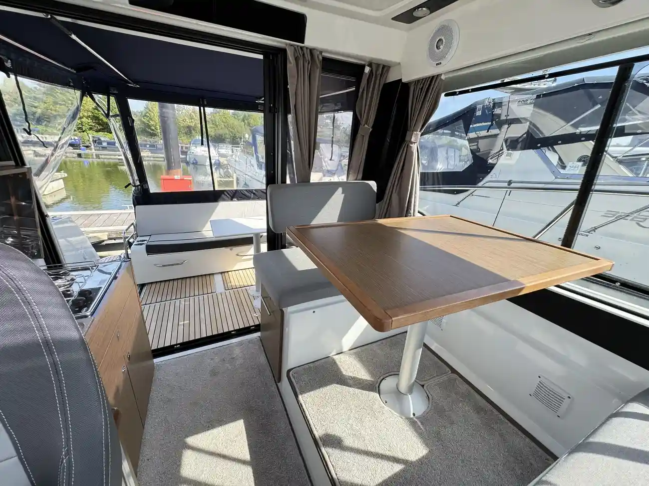2018 Jeanneau Merry Fisher 895 Legend image 3