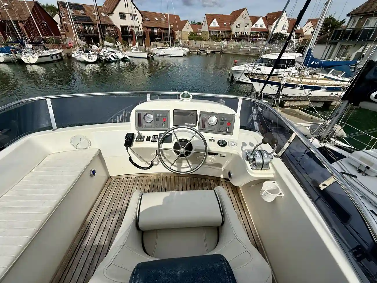2005 Viking Viki 34 Aft image 18