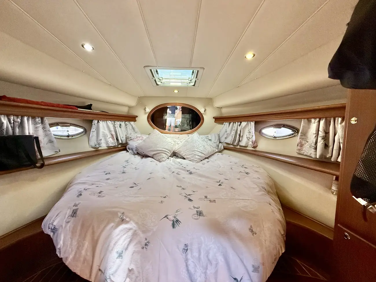 2005 Viking Viki 34 Aft image 3
