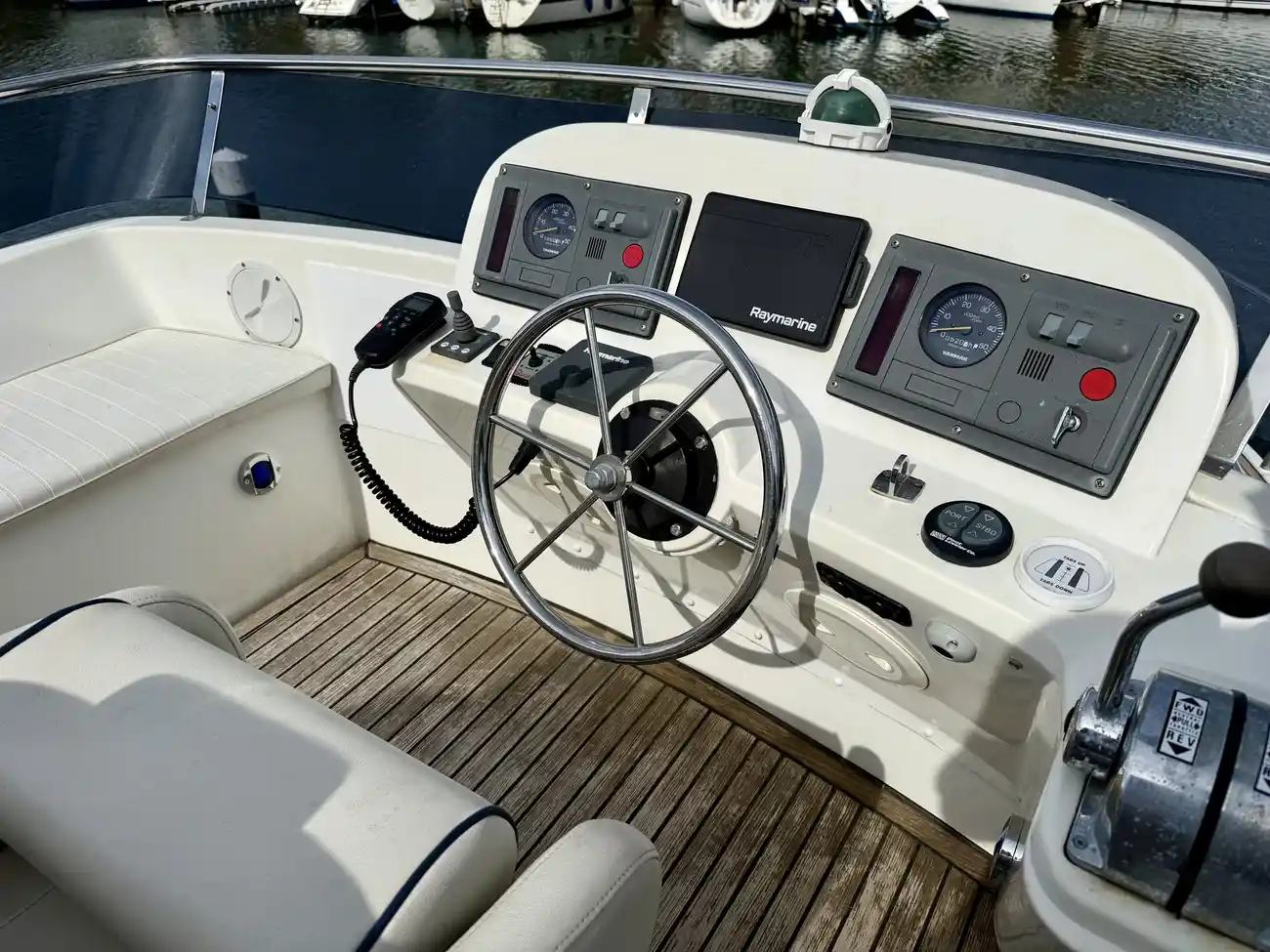 2005 Viking Viki 34 Aft image 16