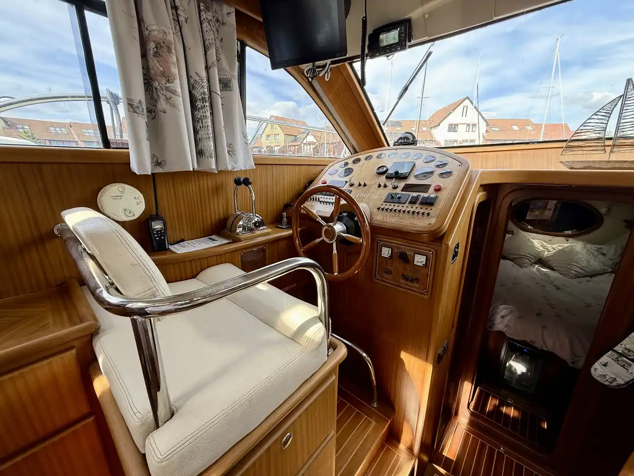2005 Viking Viki 34 Aft image 23
