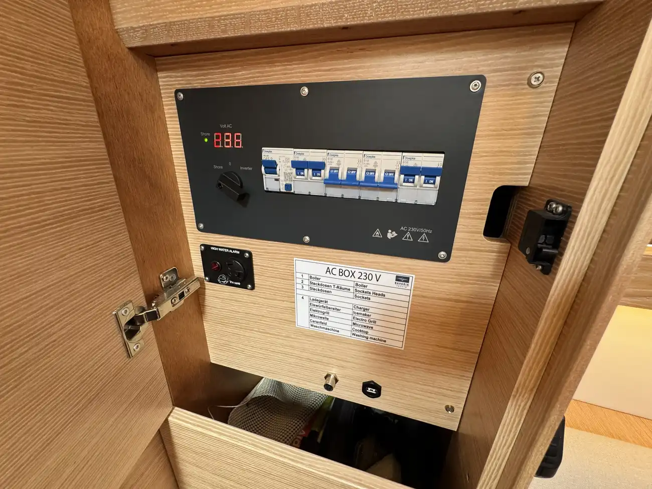 2022 Bavaria S36 HT image 7