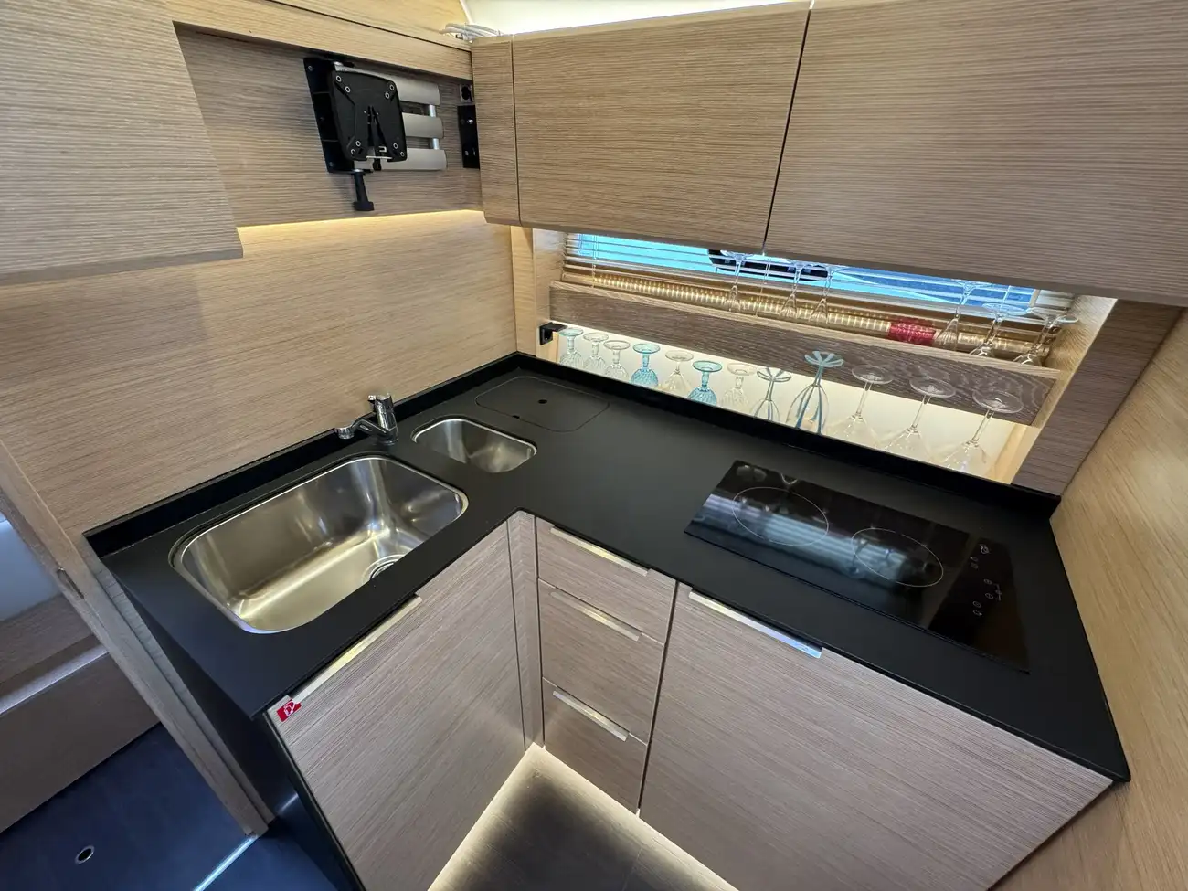 2022 Bavaria S36 HT image 35