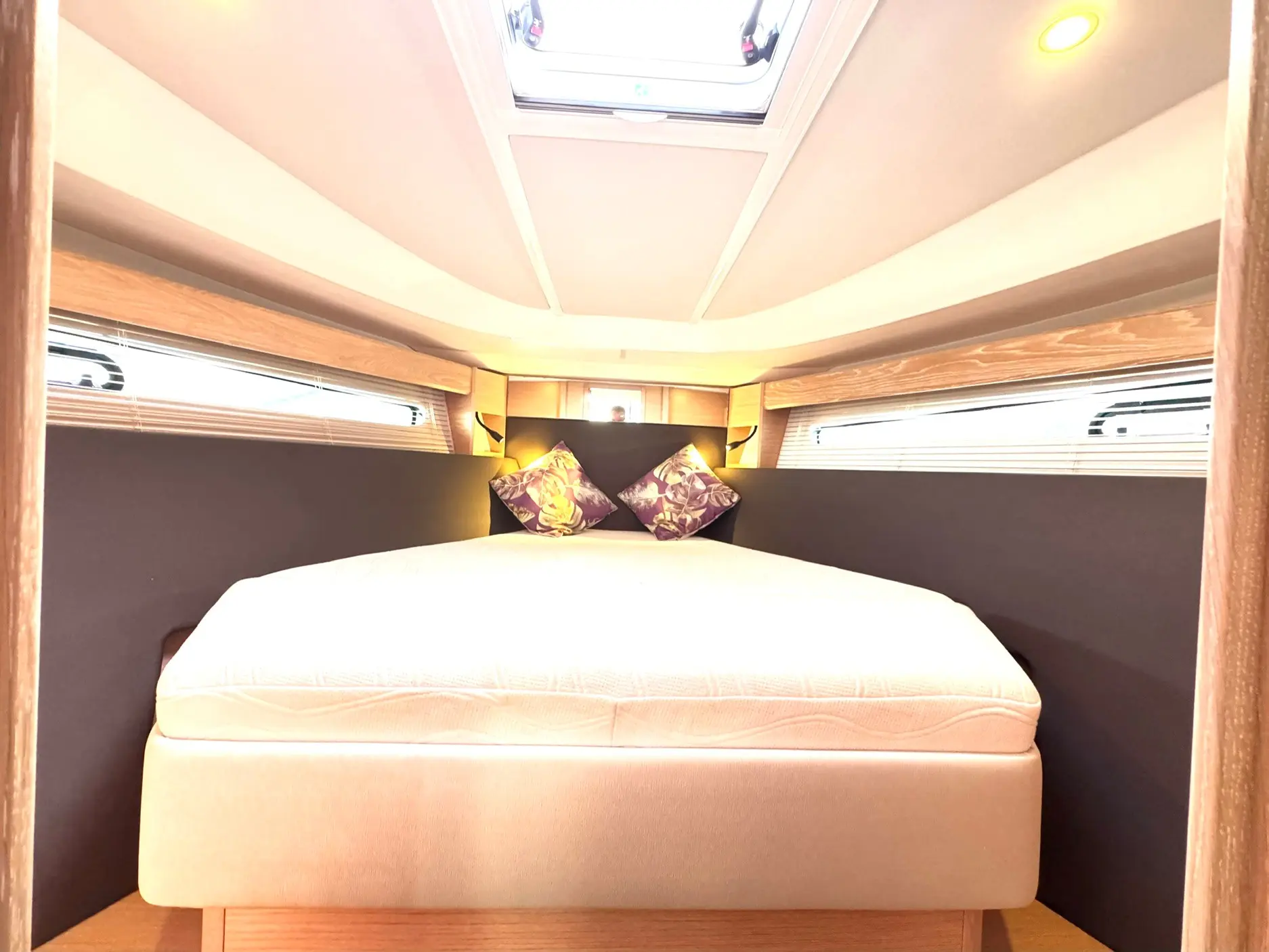 2022 Bavaria S36 HT image 3