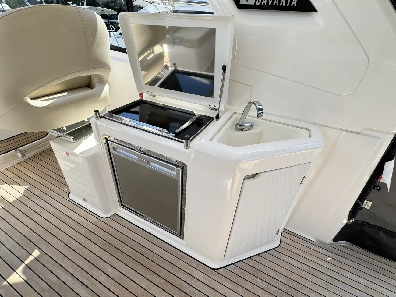 2022 Bavaria S36 HT image 23