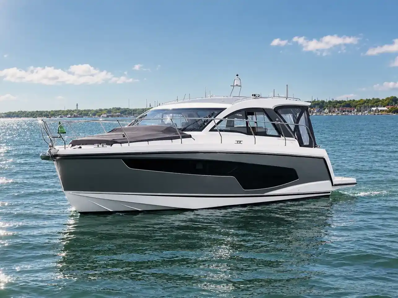 2025 Sealine S335