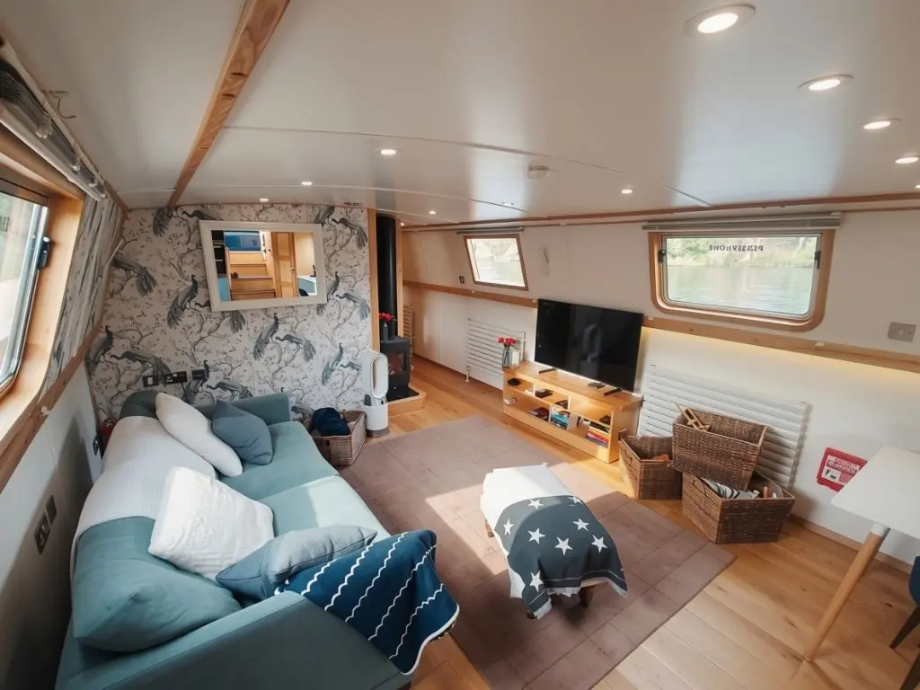VIKING 70' X 12'6
