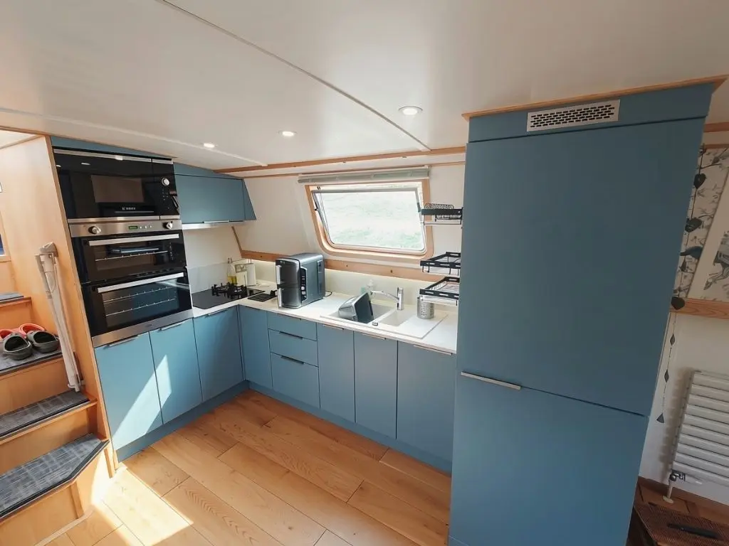 VIKING 70' X 12'6