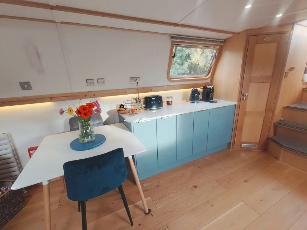 VIKING 70' X 12'6