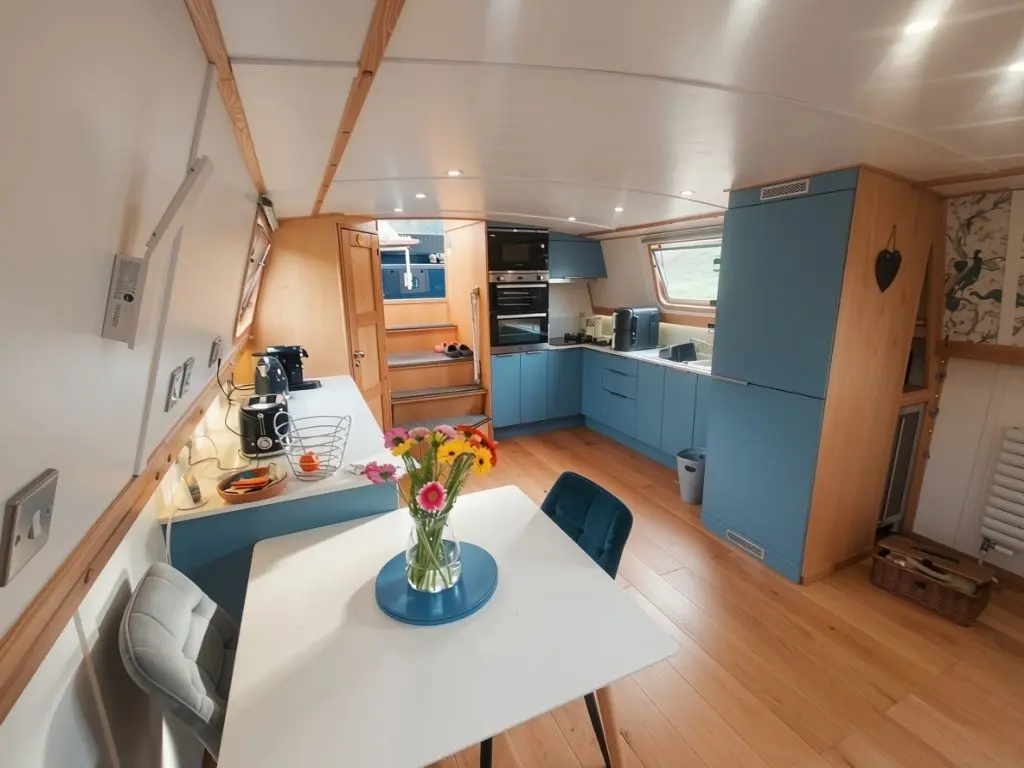 VIKING 70' X 12'6