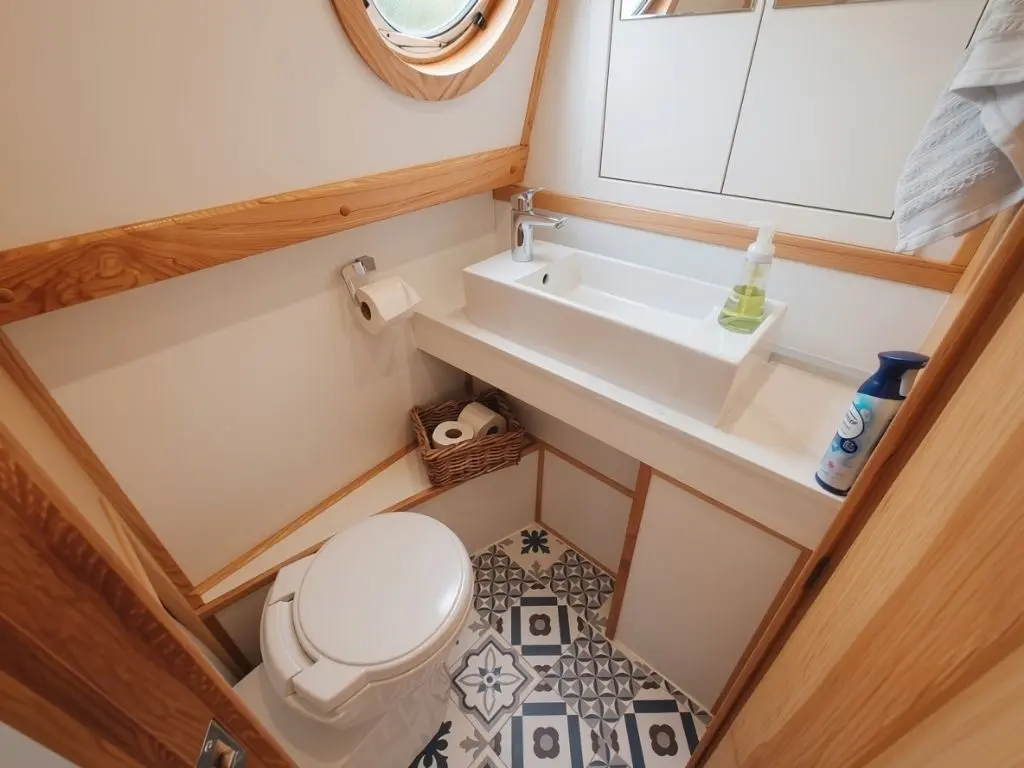VIKING 70' X 12'6