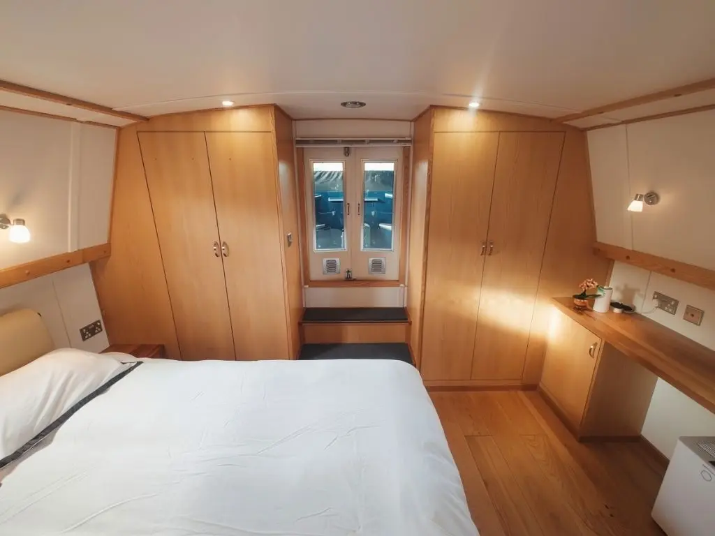 VIKING 70' X 12'6