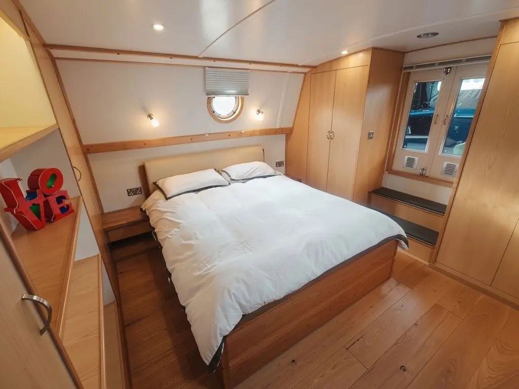 VIKING 70' X 12'6