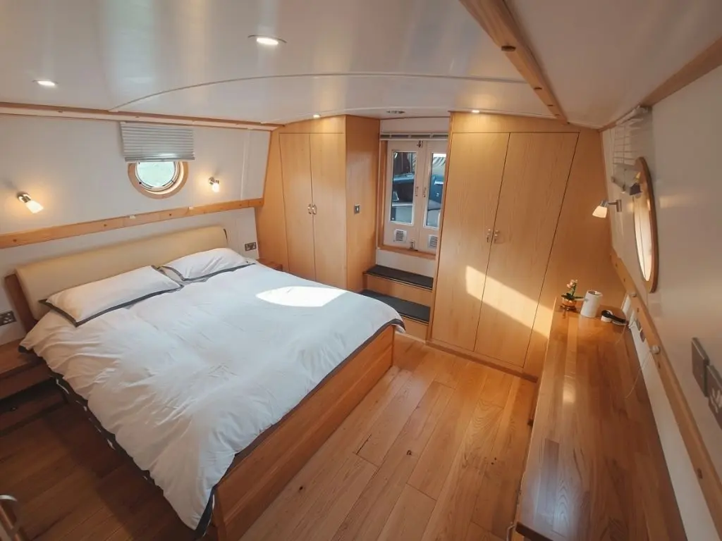 VIKING 70' X 12'6