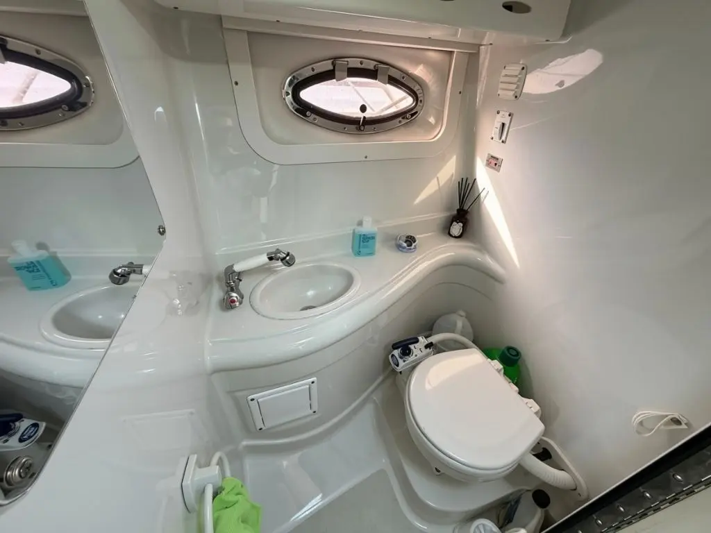 CROWNLINE 250 CR 2007