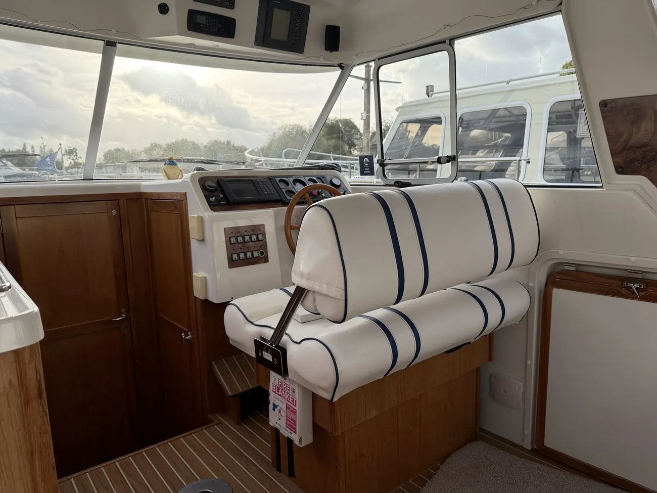 MAREX 280 HOLIDAY 2000