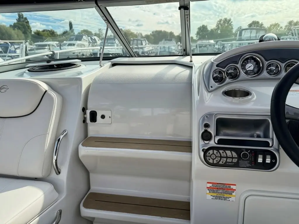 CROWNLINE 250 CR 2007