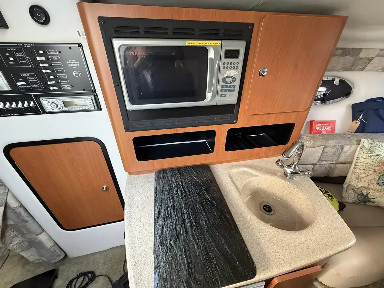 CROWNLINE 250 CR 2007