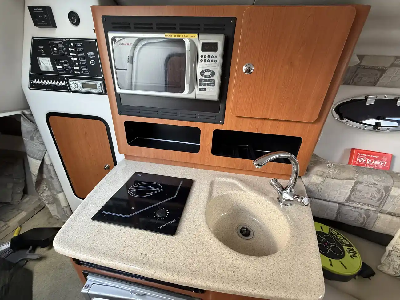 CROWNLINE 250 CR 2007
