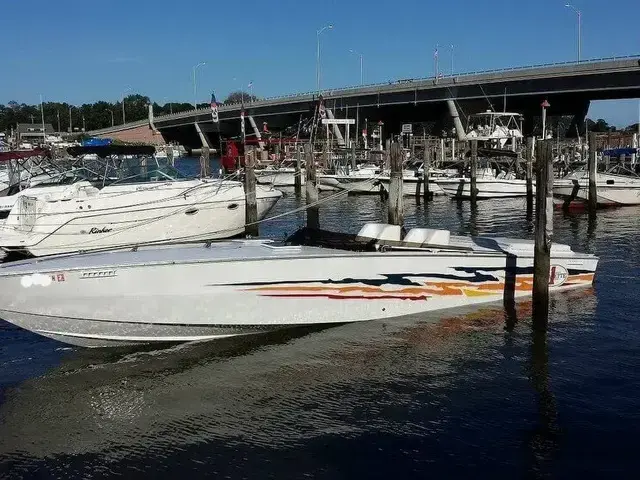 cigarette 38 top gun hull type Cigarette 38 Top Gun: Powerboat Performance Report