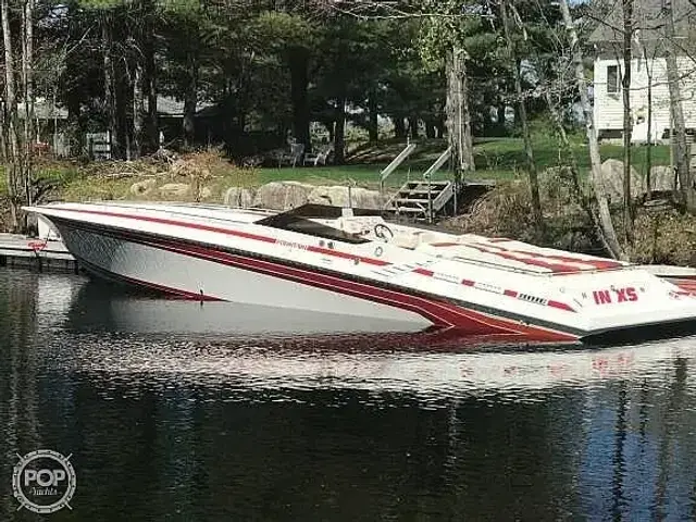 Fountain Boat Lightning 42