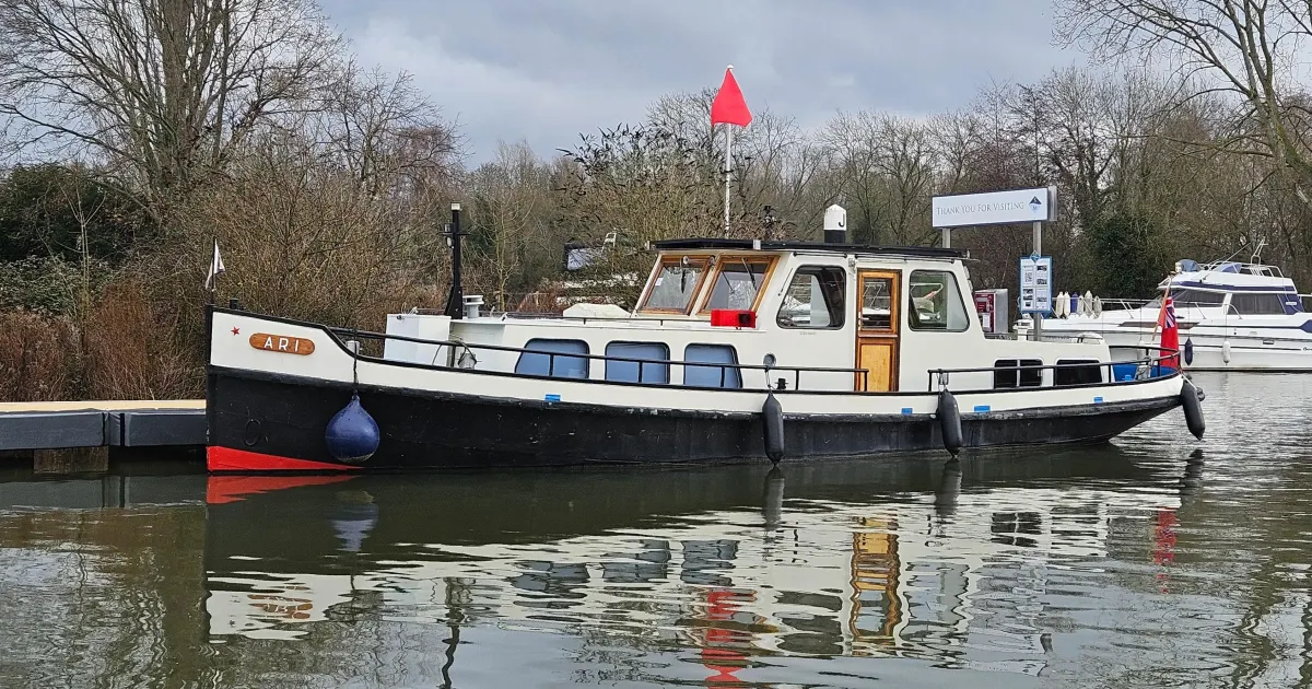 1921 Luke Gaff Dutch Barge for Sale in Shepperton, England