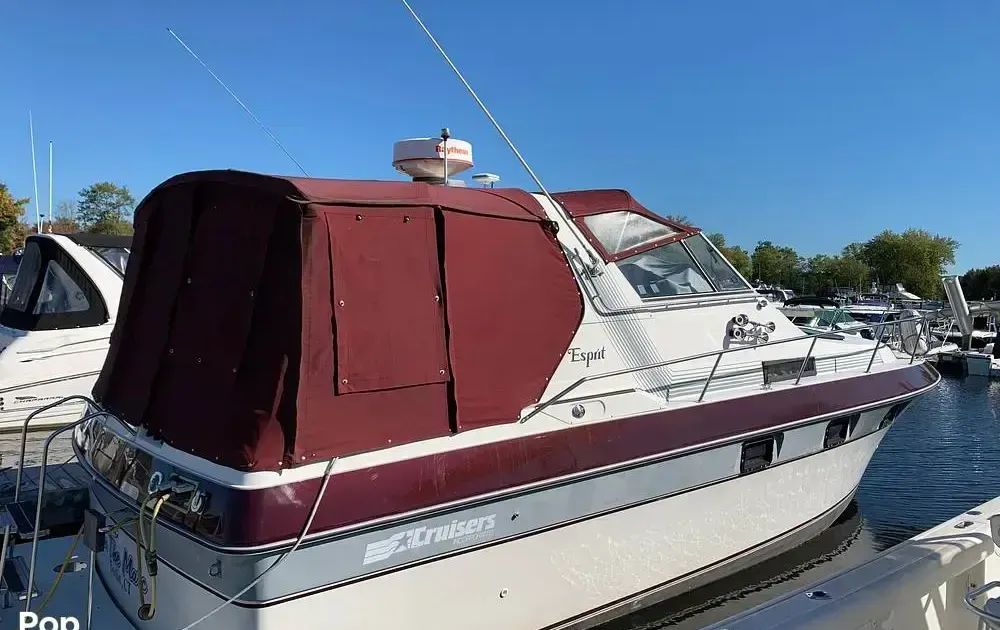 1986 Cruisers Yachts 337 Esprit for Sale in Chester