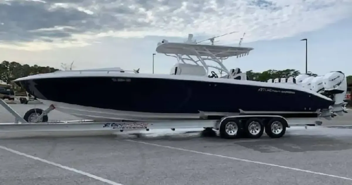 2019 Midnight Express 39 Center Console Cuddy for Sale