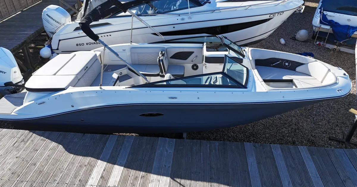 2023 Sea Ray 230 Sunsport for Sale in Boats.co.