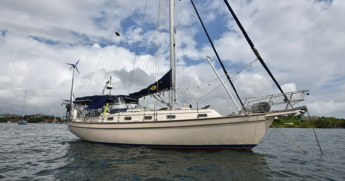 1996 Island Packet 37 for Sale in Willemstad, Curaçao