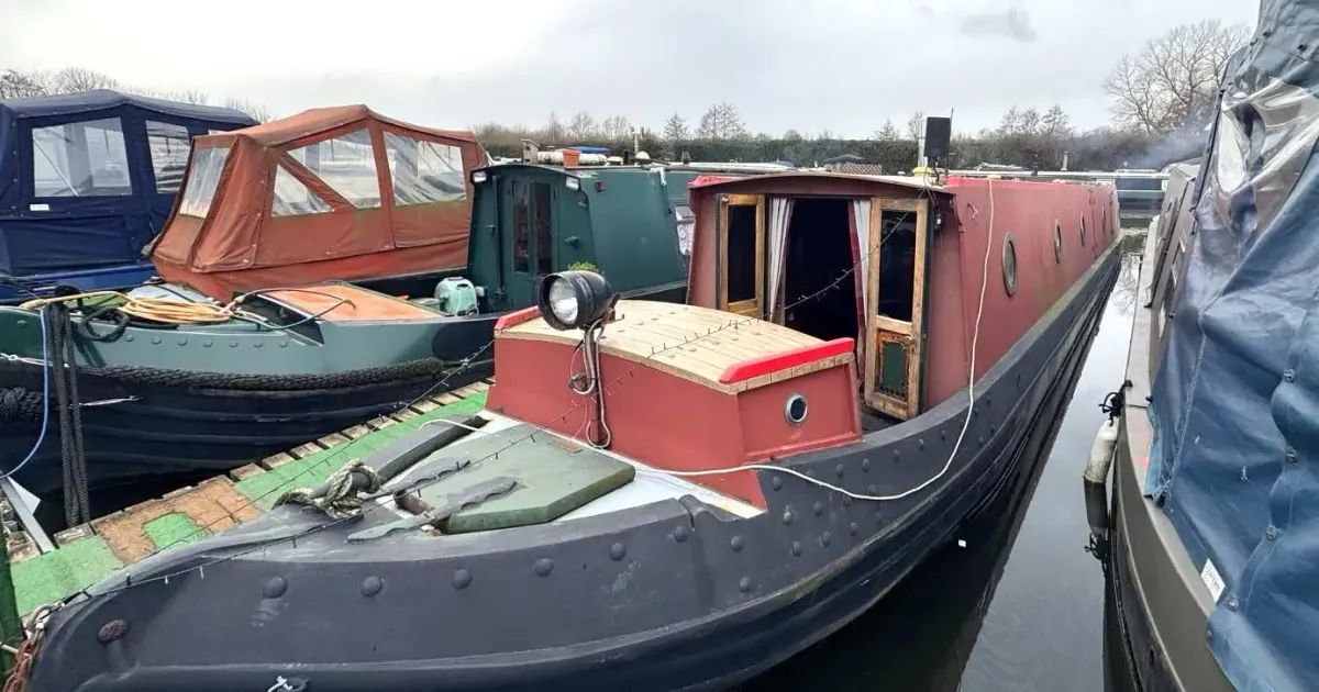 2000 D B Marine Trad Stern Narrowboat for Sale in England
