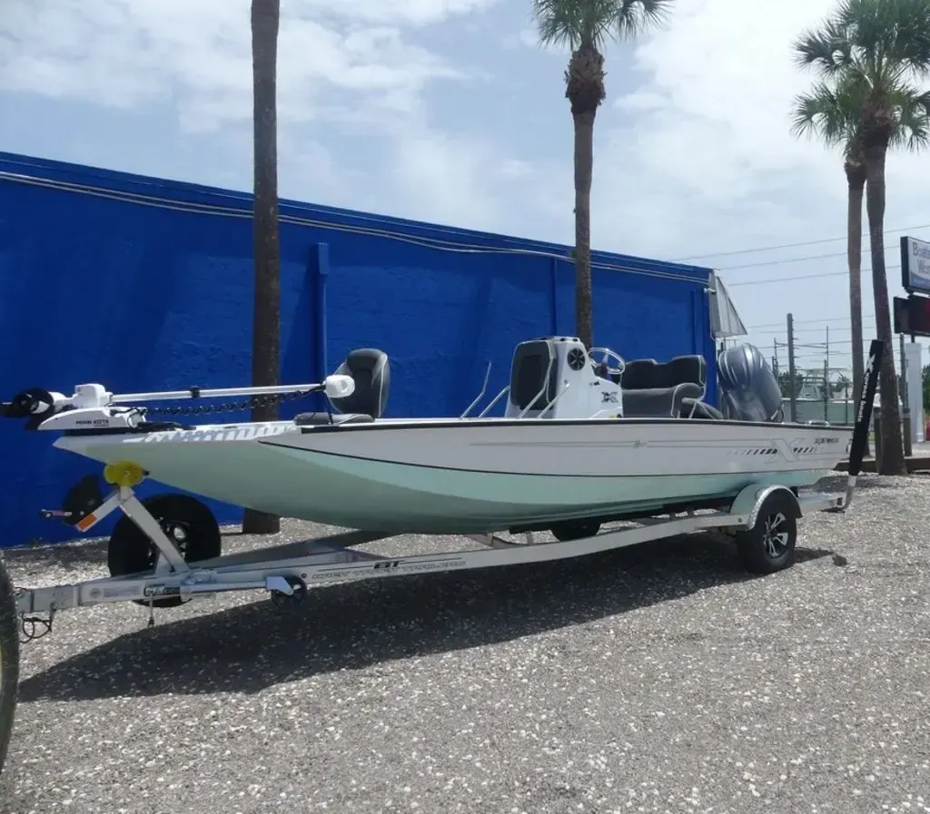 2027 Xpress Hyper Lift H20B for Sale in Lake Placid | rb707358