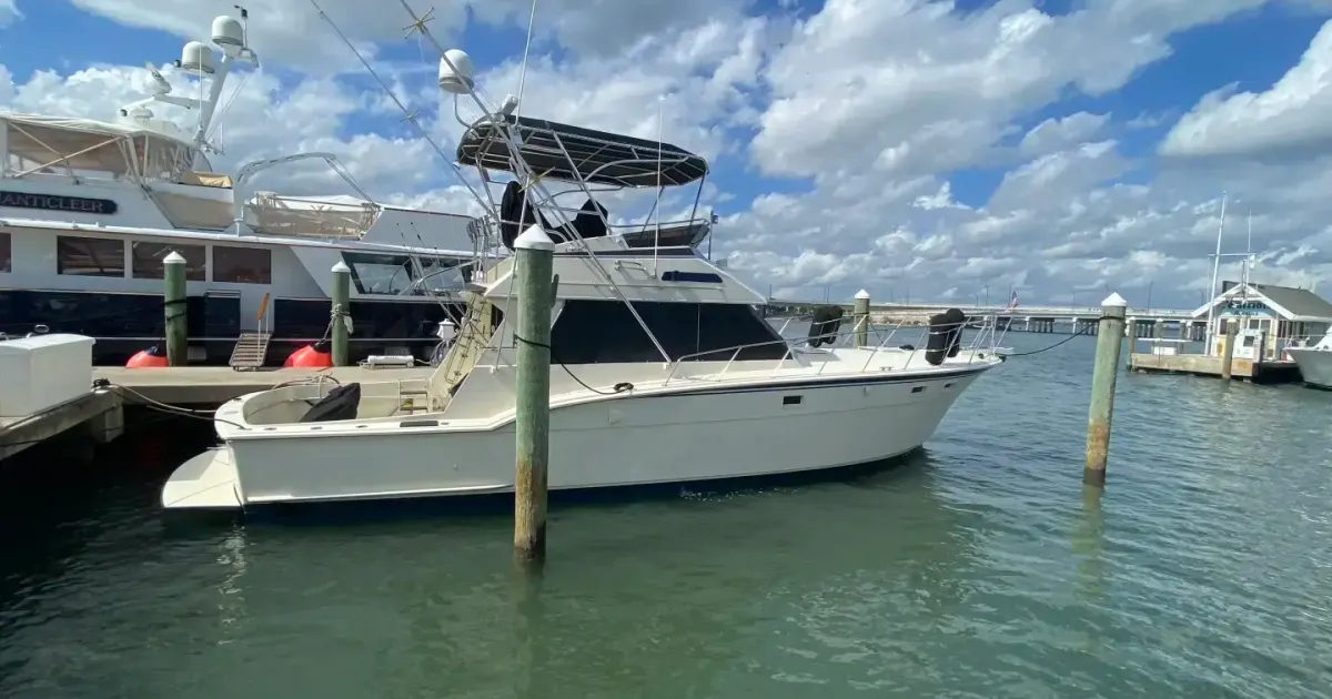 1986 Hatteras 42 Convertible for Sale in Stuart, Florida