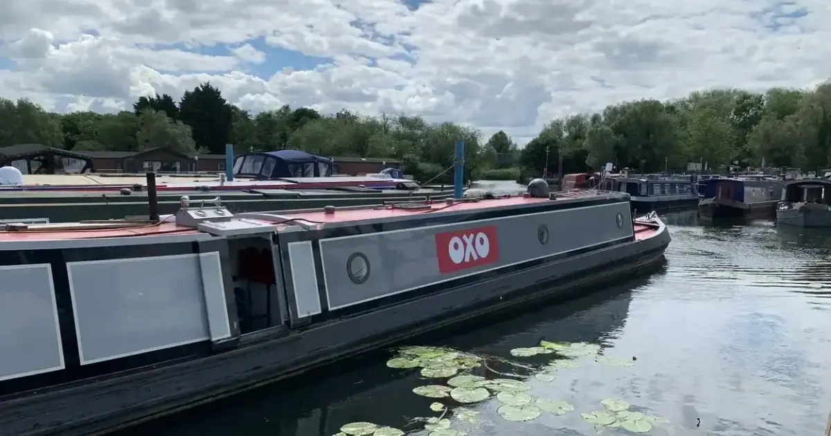 2001 Steve Hudson Narrowboat for Sale in Bedfordshire