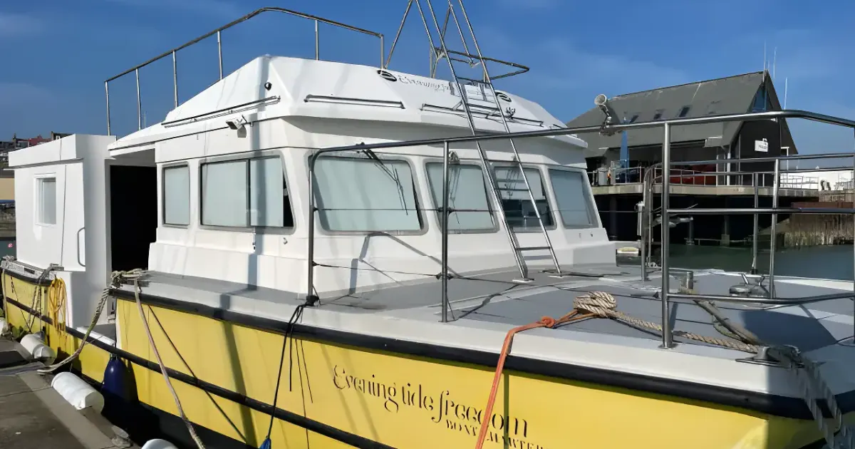 2009 Houseboat Powercat 40 for Sale in United Kingdom
